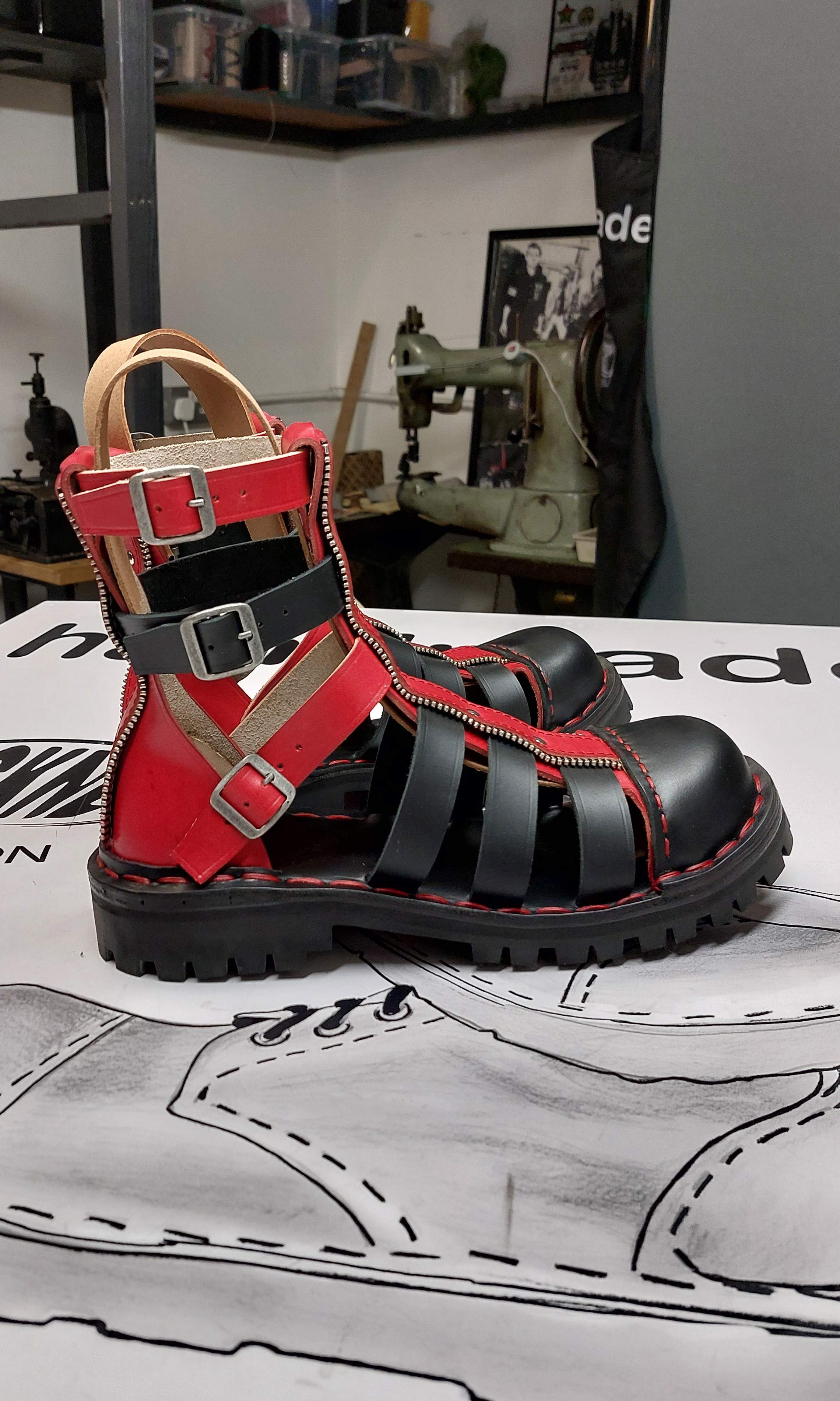 Gladiator sandals 3 B Black Red CS